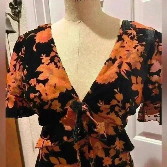 Lulus Black & Orange Dress. Size XS - Picture 2 of 9